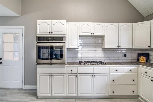 Building Photo - 157 Country Pl Ln