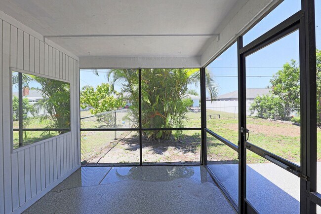 Building Photo - Duplex Cape Coral 3818