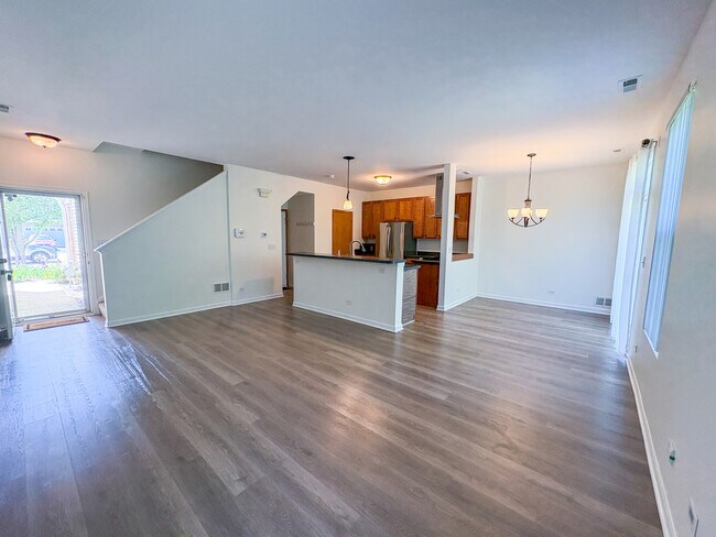 Building Photo - 1453 Millbrook Dr