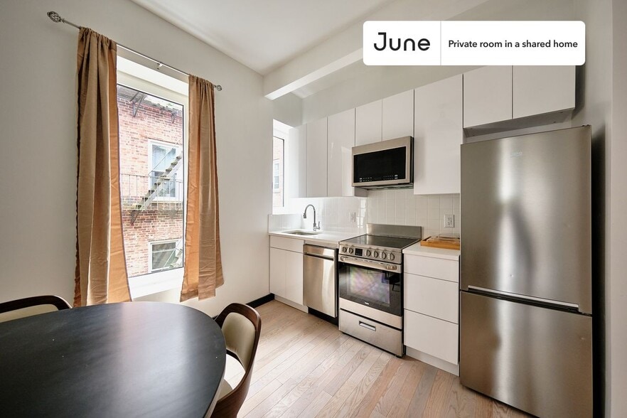 Building Photo - Room in Shared 4 bed/4 bath home in Ditmas Park
