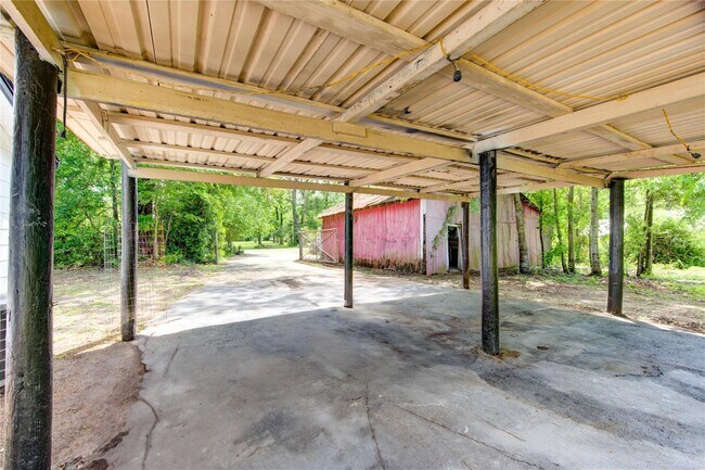 Building Photo - 808 TX-393 Loop