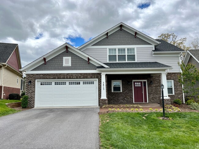 Building Photo - Modern 3 Bedroom Golf Course Home