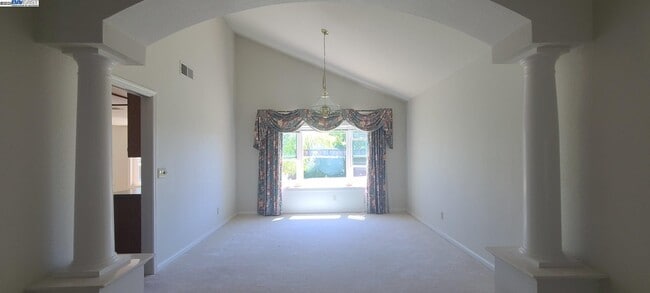 Building Photo - 232 Chatham Terrace