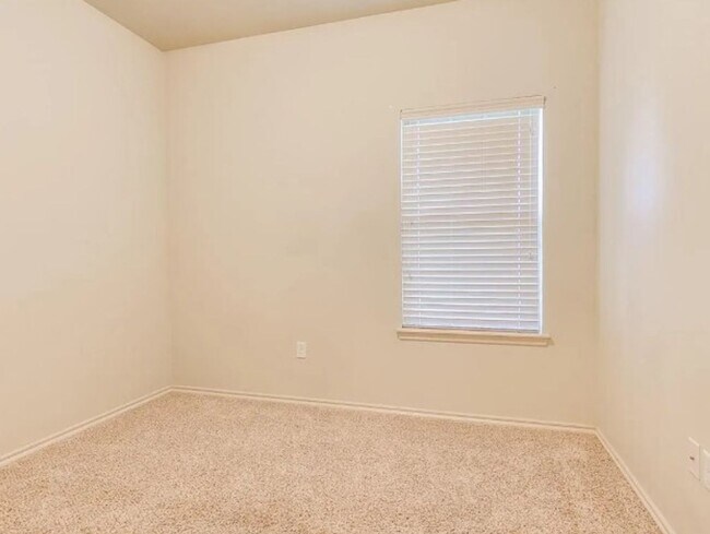 Building Photo - 16301 Iron Tree Ln