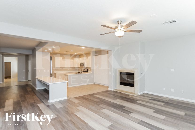 Building Photo - 5595 Criollo Dr