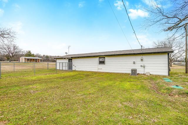 Building Photo - 3301 County Rd 530B