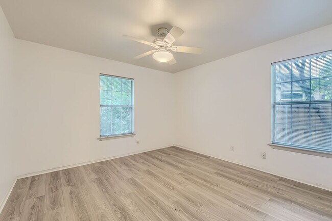 Building Photo - 5106 Orleans Court