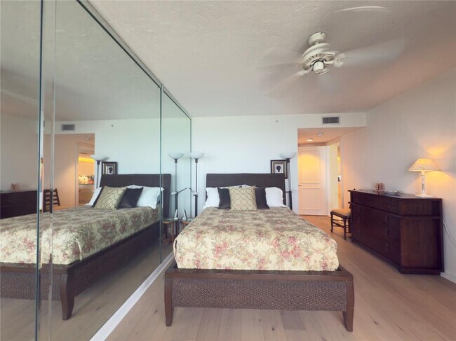 Building Photo - 800 Ocean Dr