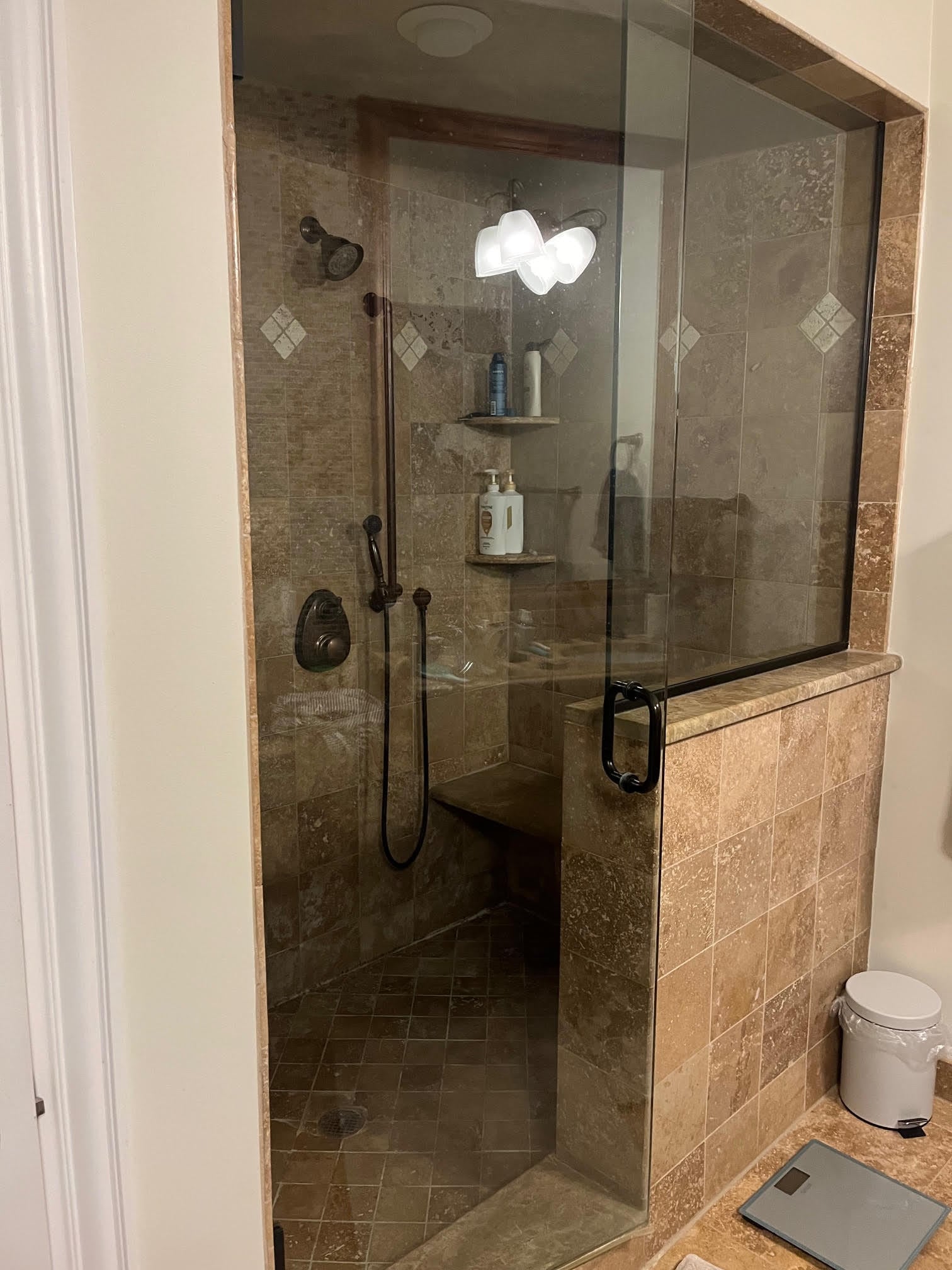 Building Photo - 1442 W Fullerton Ave