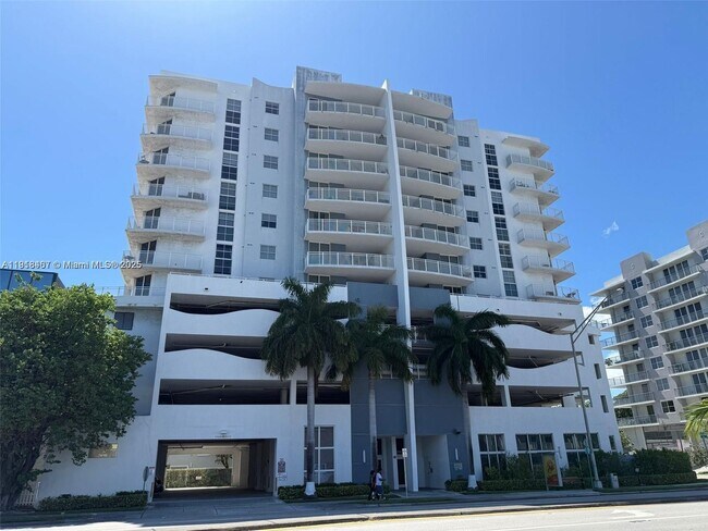 Building Photo - 2600 SW 27th Ave