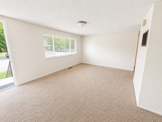 Building Photo - 1435 S 320 E