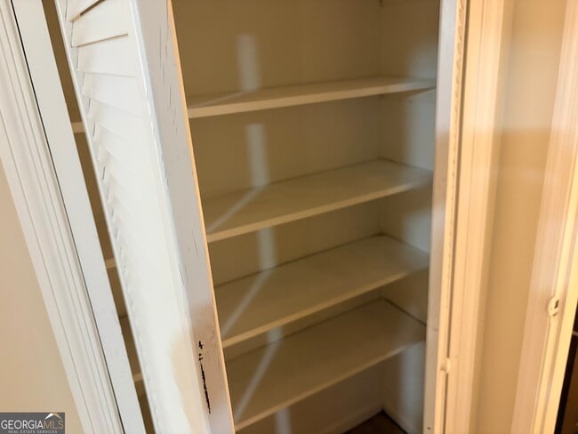 Building Photo - 407 Fayetteville Rd