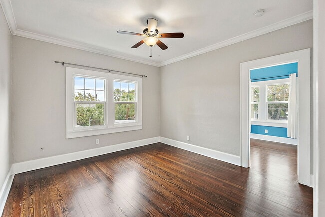 Building Photo - 134 22nd Ave N