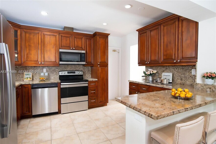 Building Photo - 9310 SW 57th Ter