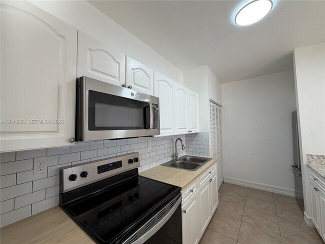 Building Photo - 22725 SW 125th Ave