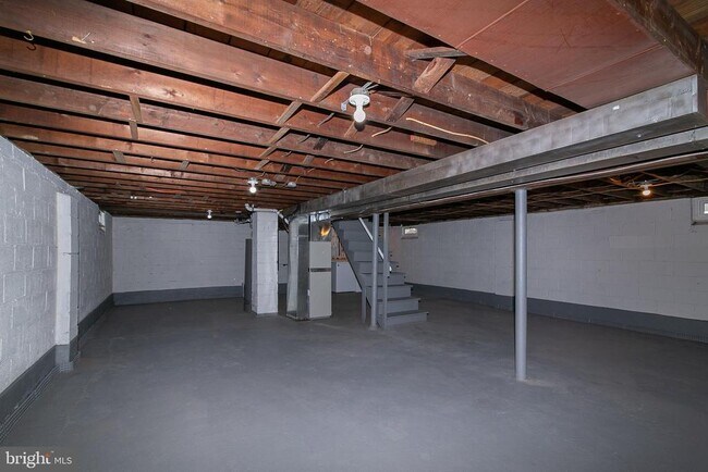 Building Photo - 1001 Armistice Dr