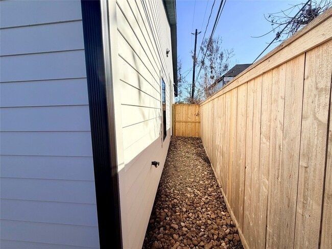 Building Photo - 4214 Clover St