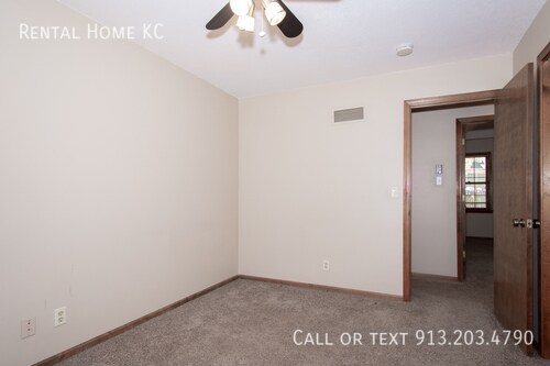 Building Photo - 13828 W 110th Terrace