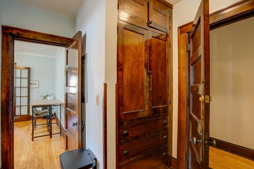 Building Photo - 1253 Williamson St