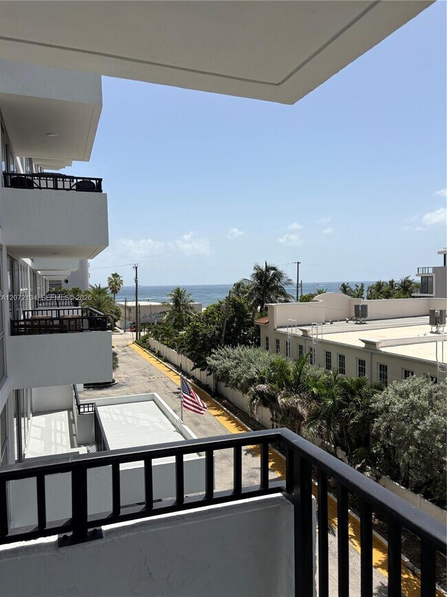 Building Photo - 525 N Ocean Blvd