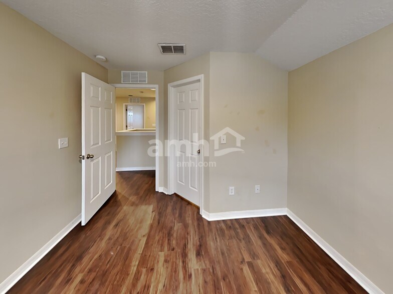 Building Photo - 3124 Shady Lily Ln