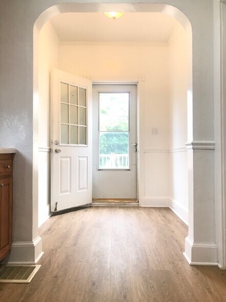 Building Photo - 6511 Luelda Ave