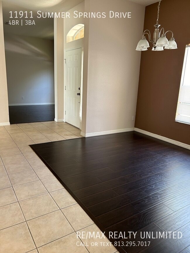 Building Photo - 11911 Summer Springs Dr