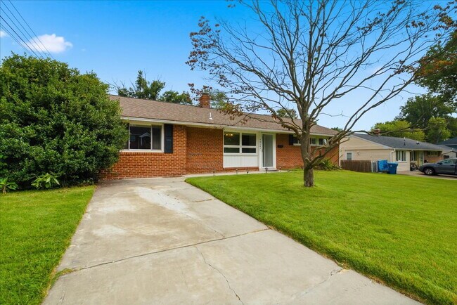 Building Photo - Charming 4-Bedroom Springfield Rambler Near Lake Accotink Park