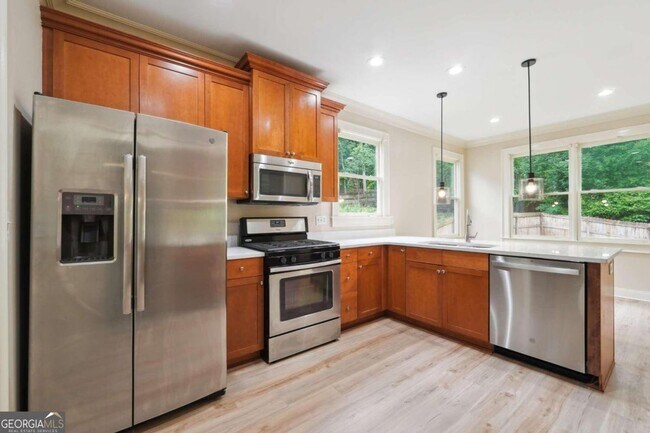 Building Photo - THREE BEDROOM DECATUR GEM WITH ENDLESS POTENTIAL!