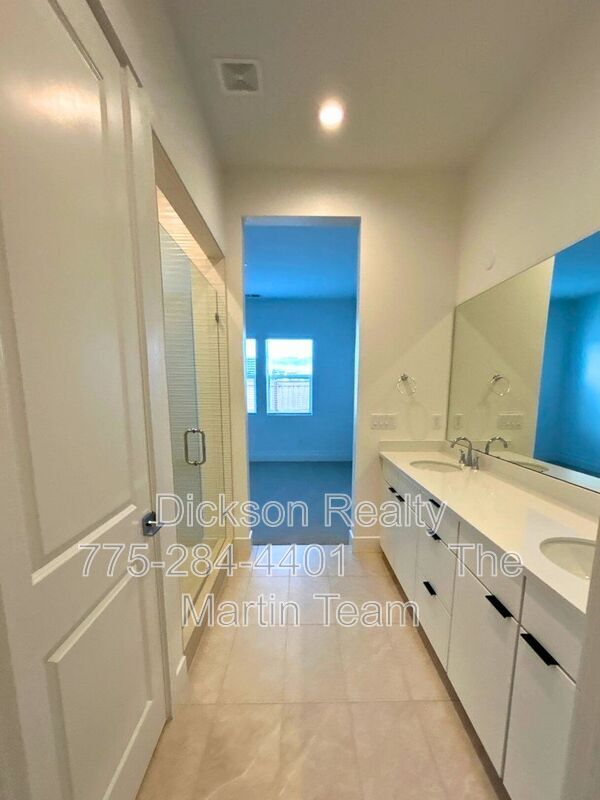 Building Photo - 7328 Oakmont Ln