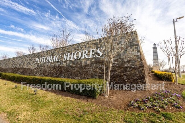 Building Photo - 2425 Morgans Point Dr