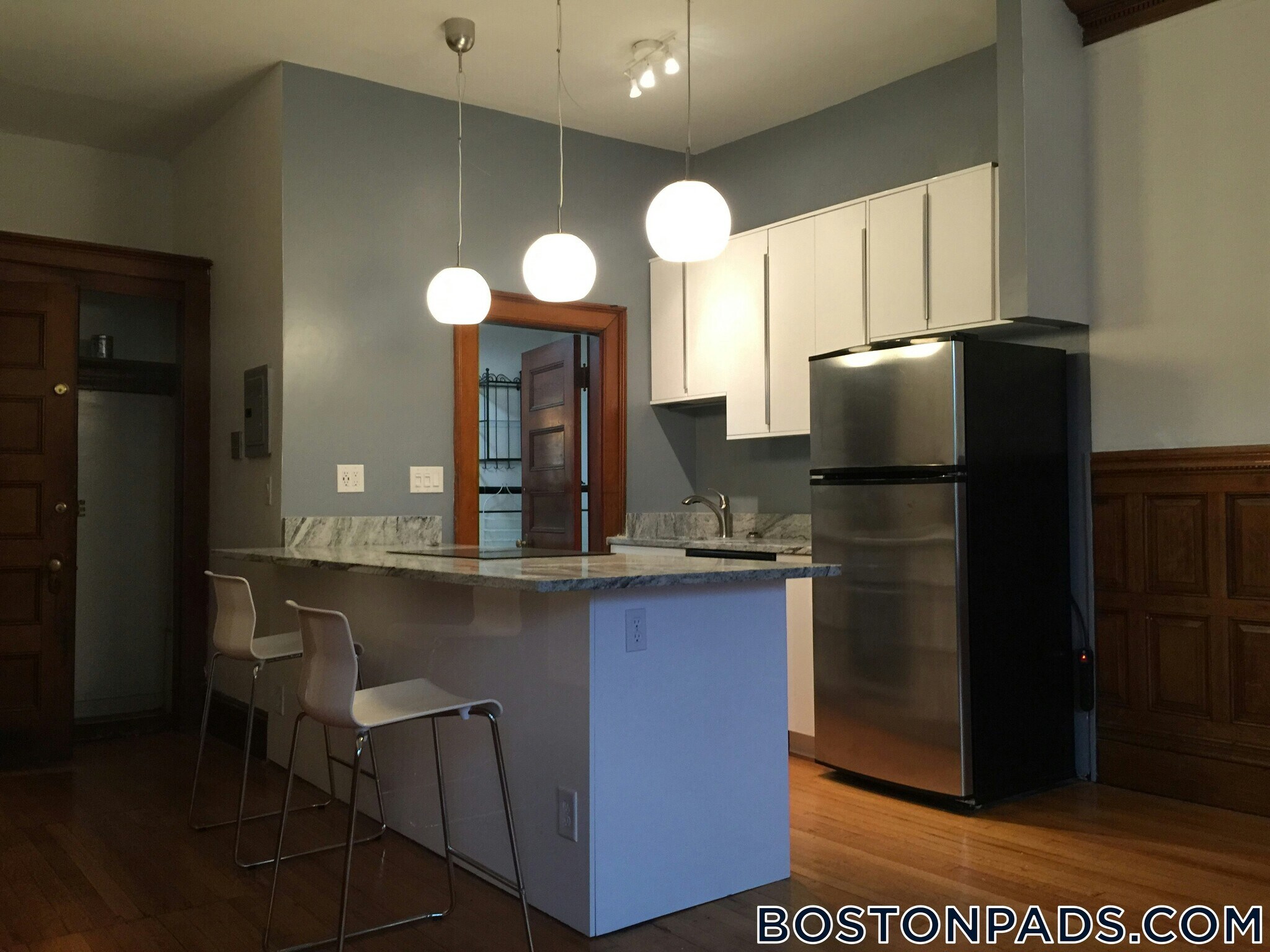 Building Photo - 849 Beacon St