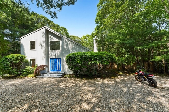 Building Photo - 24 Quogue Riverhead Rd