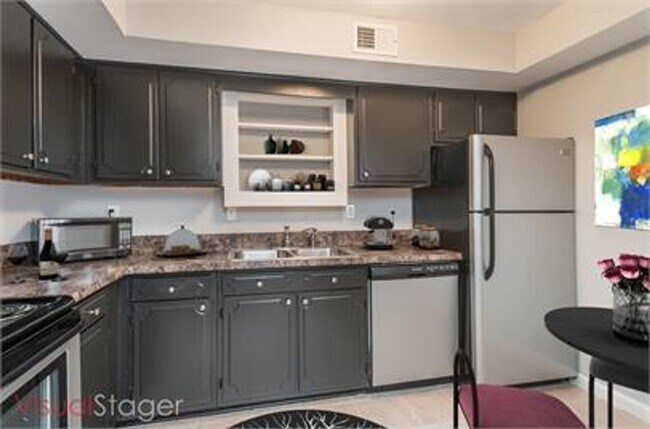 Building Photo - GARDEN COURT