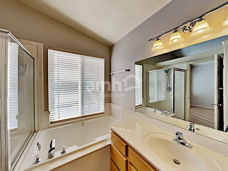 Building Photo - 4116 S 2650 W