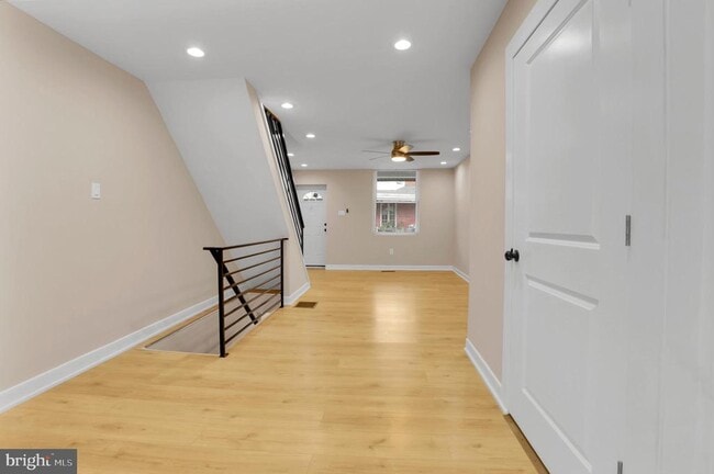 Building Photo - 274 S Alden St