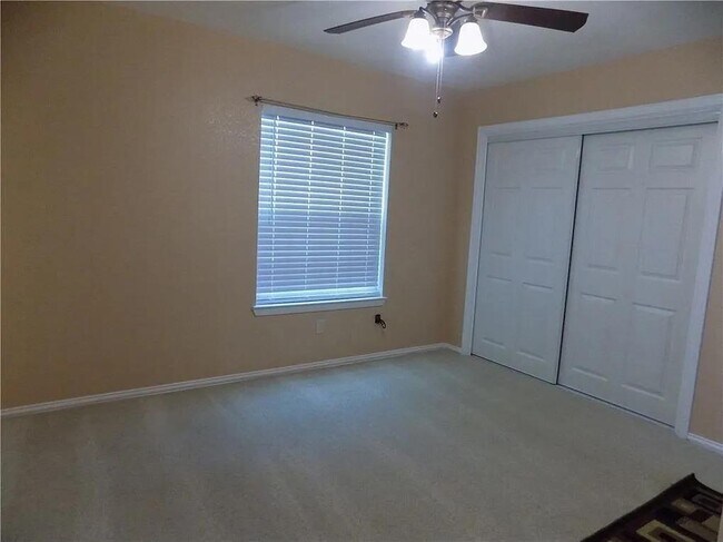 Building Photo - 8402 Leesburg Cir