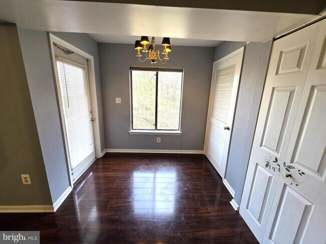 Building Photo - 9553 Battery Heights Blvd