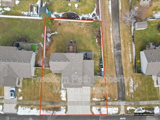 Building Photo - 3783 Pandion Dr
