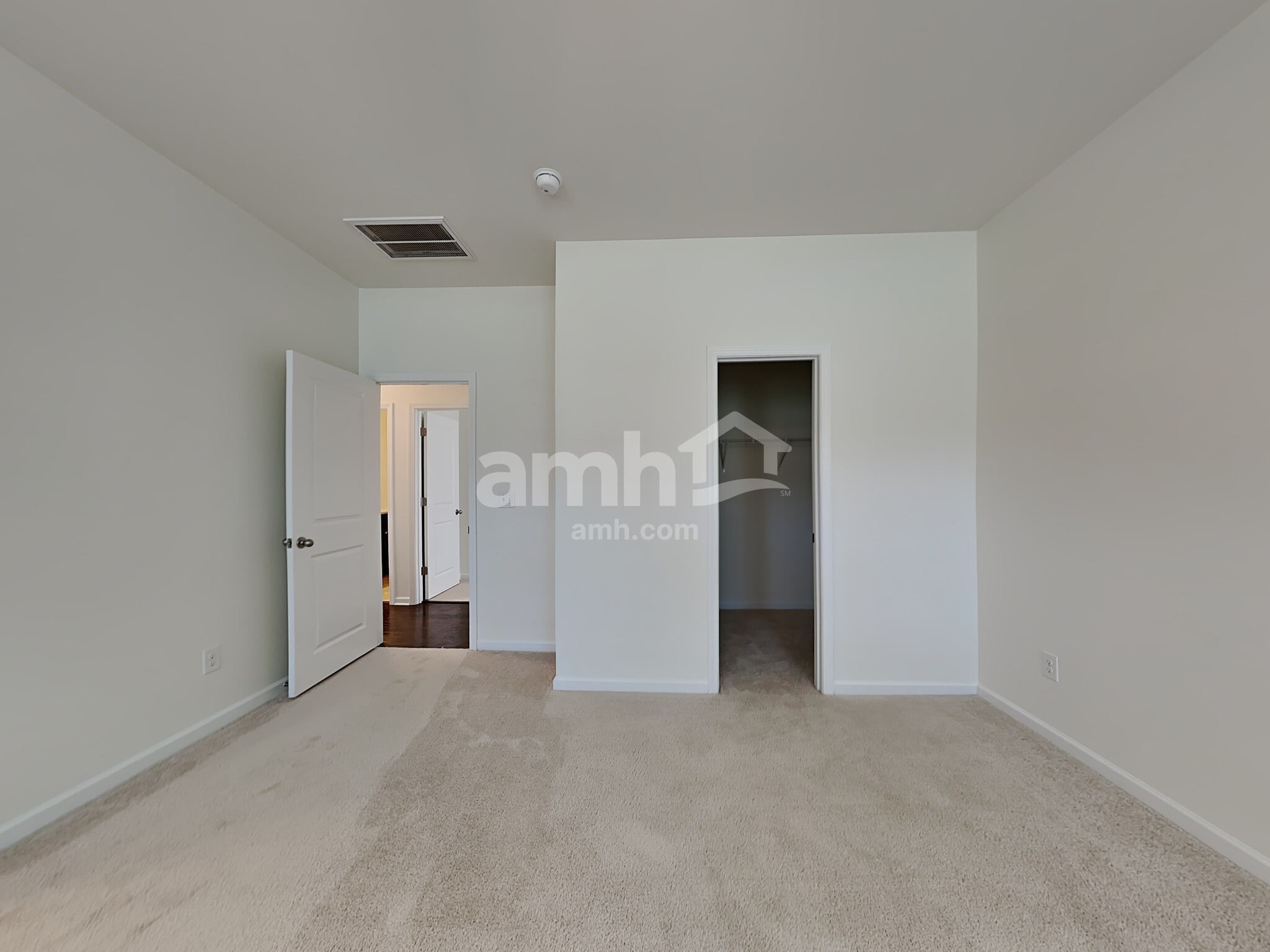 Building Photo - 553 Friar Park Ln