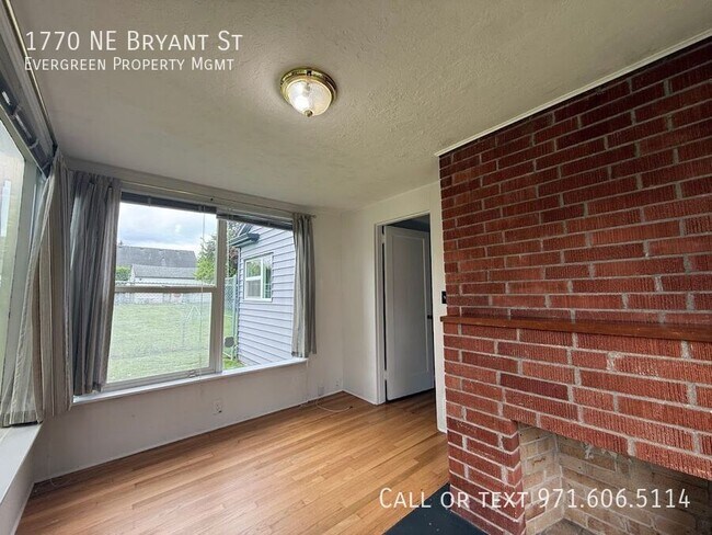 Building Photo - 1770 NE Bryant St