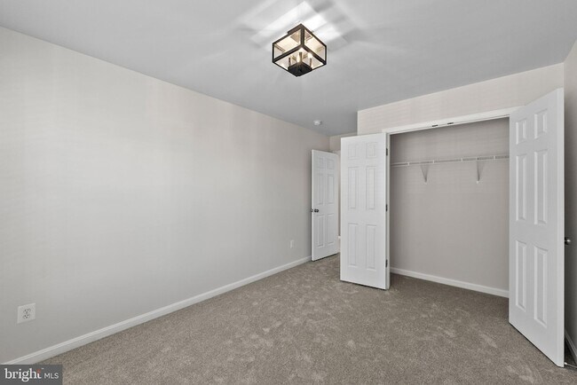 Building Photo - 7722 Yalta Way
