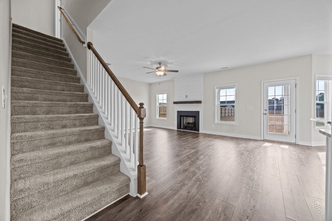 Building Photo - Beautiful 4-Bedroom Home with Modern Finishes in Angier