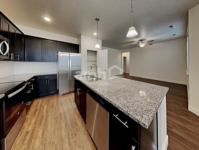 Building Photo - 108 E Sicily Dr