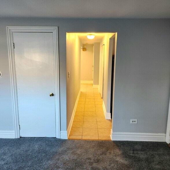 Closet and Hall - 1537 Homestead Rd