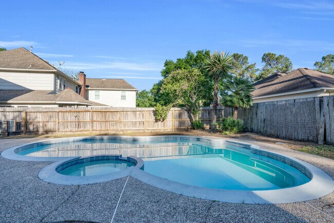 Building Photo - 12411 Exbury Ct