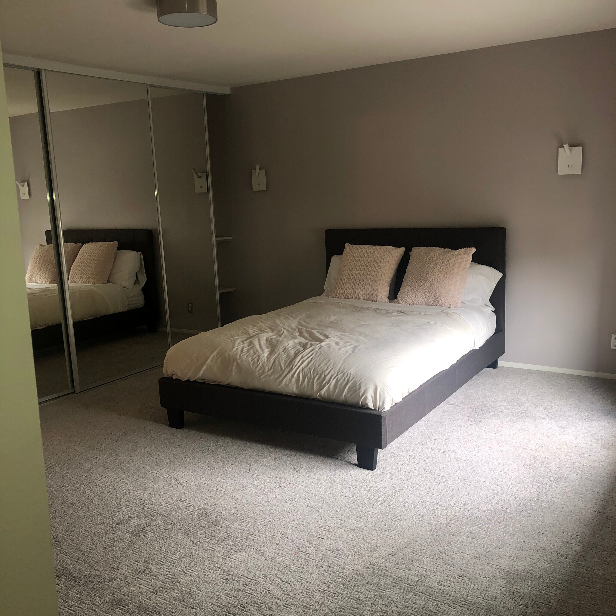 Building Photo - 3312 Caminito Eastbluff
