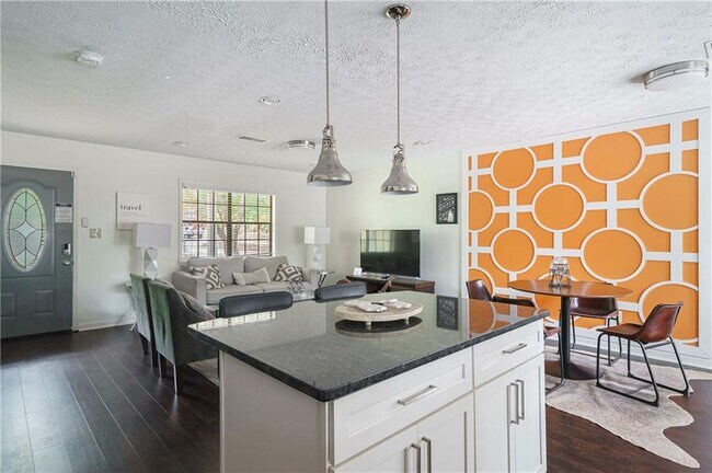 Building Photo - 942 Cadencia Way SW