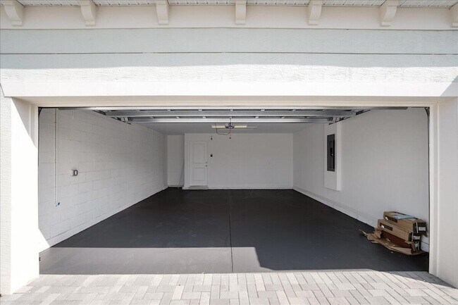 Building Photo - 6331 Windwood Wy