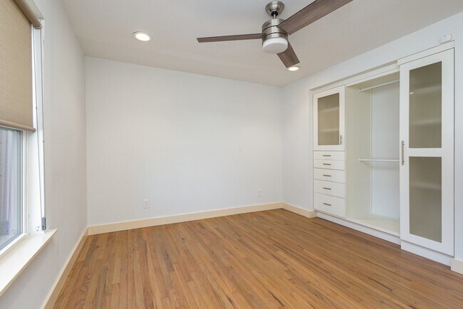 Building Photo - 5710 Forest Ln